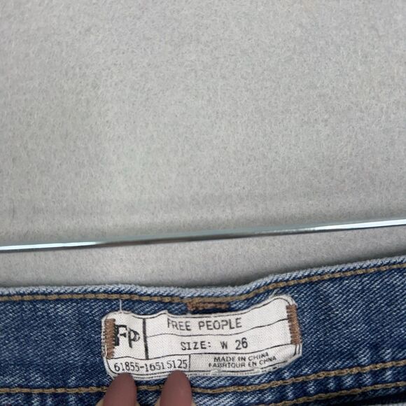 Free People Shorts Womens 26 Distressed Frayed Hem Low Rise Denim Button Fly - Picture 4 of 14